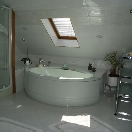 Petit Triotel *